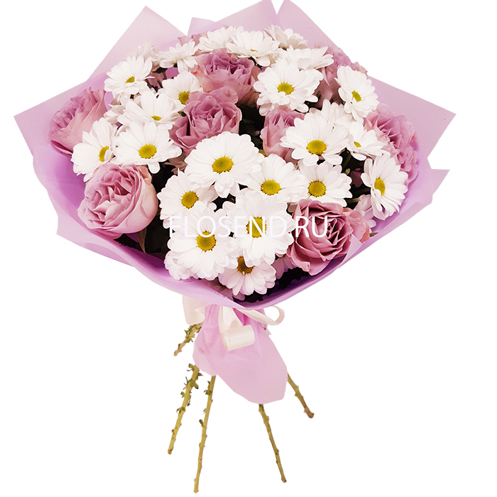 Букет из сиреневых роз и белых хризантем